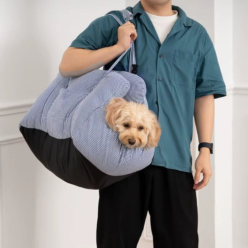 Dog car booster seat, raised cushion detail